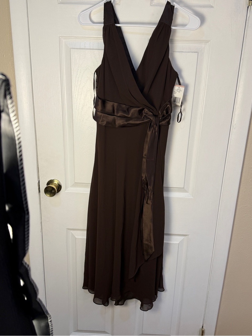 Jones Wear Brown V-Neck Satin Waist Tie Dress 12